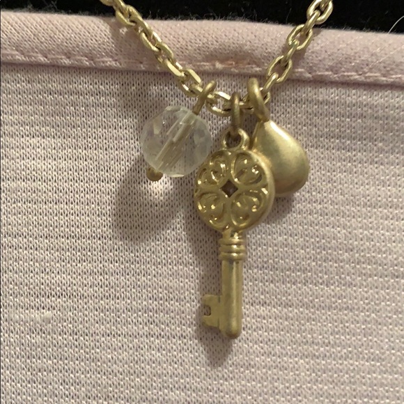 Key with crystal and gold bead necklace - Picture 3 of 5